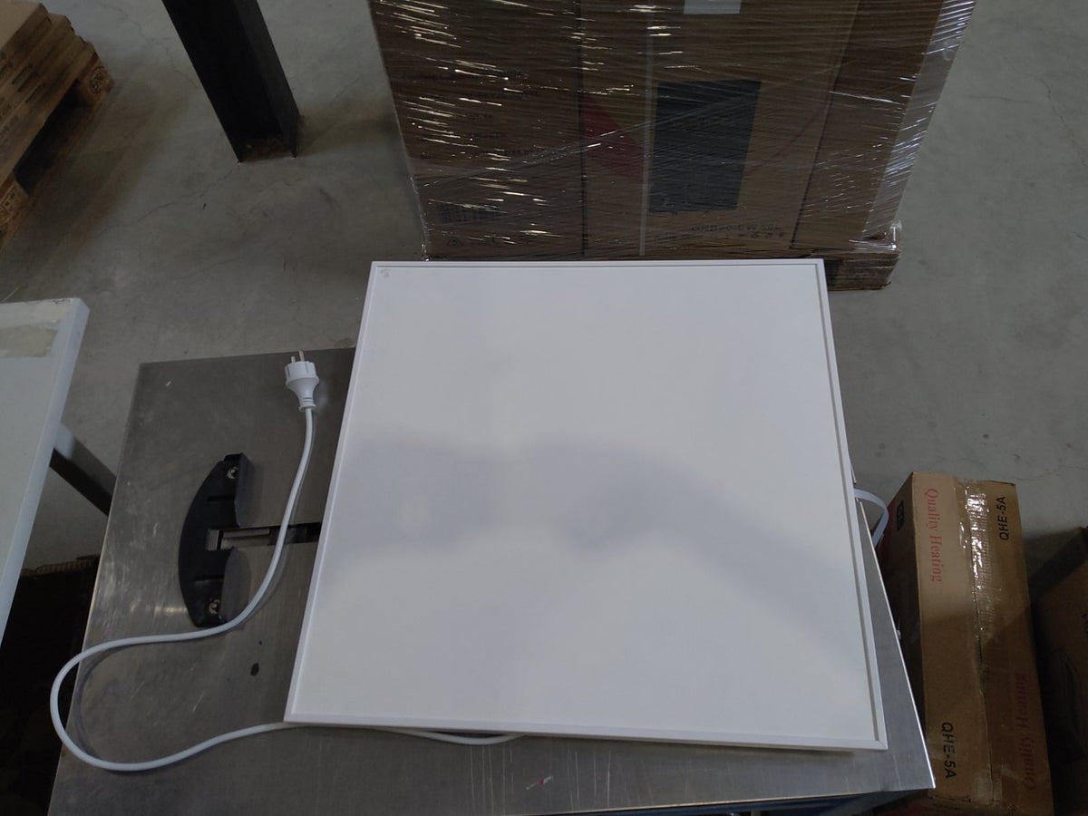 Tweedekans - QH-AK Serie infraroodpaneel 60 x 60cm - 350Watt - Default