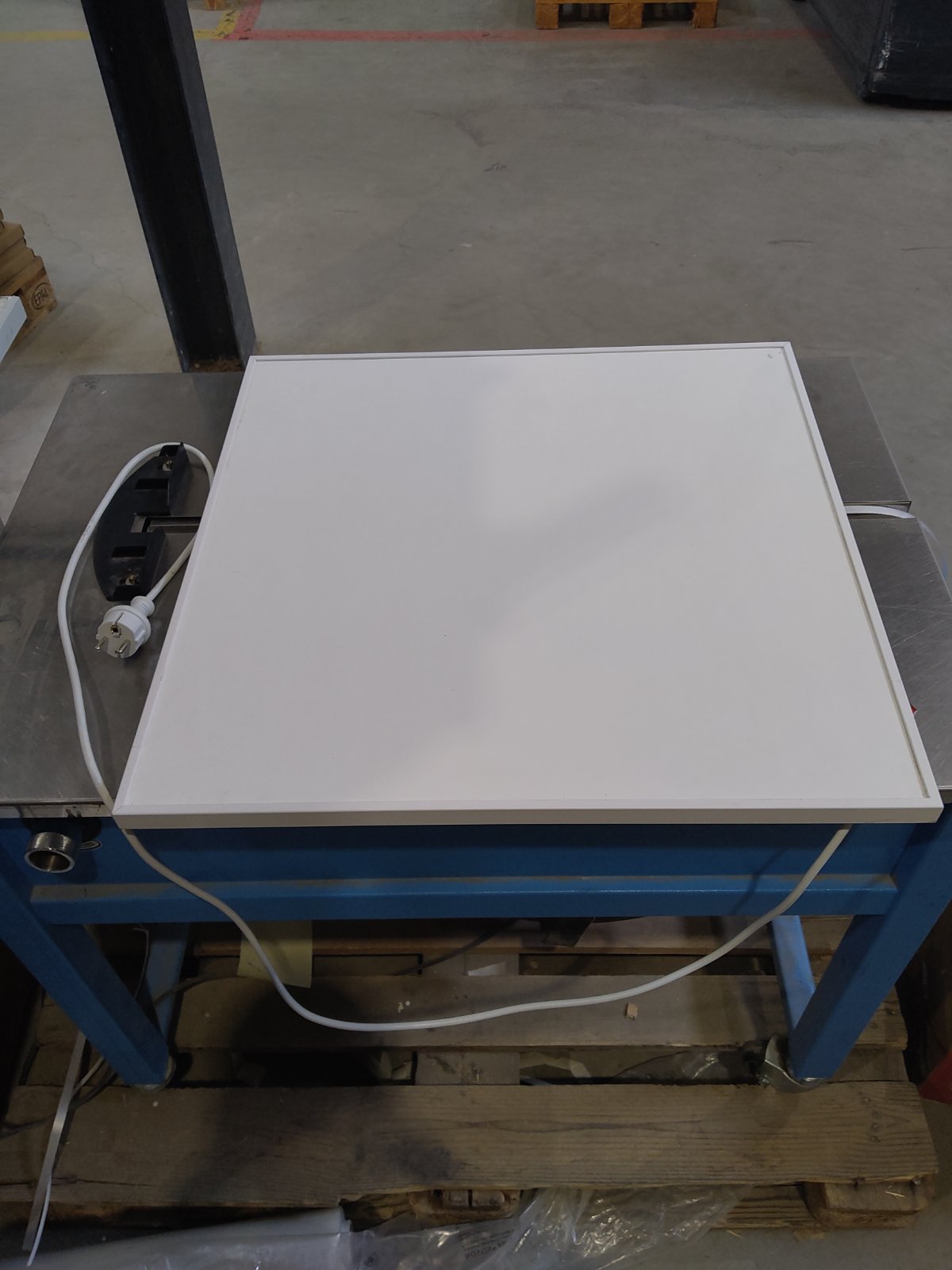 Tweedekans - QH-AK Serie infraroodpaneel 60 x 60cm - 350Watt - Default